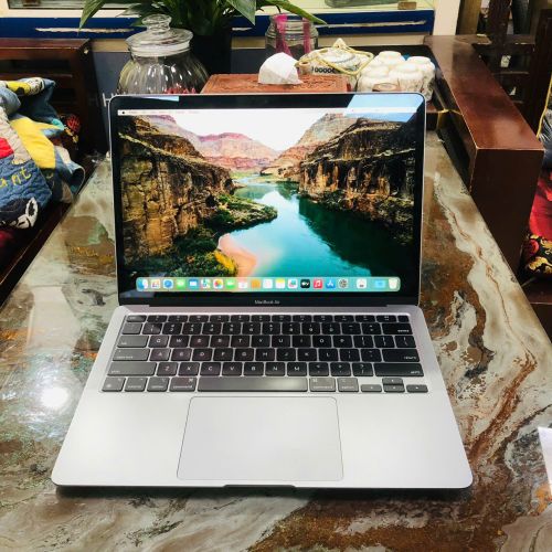 MacBook Air M1 2020 8GB RAM, 256GB SSD, 13 inch.