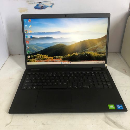 Dell Latitude 3520 Intel Core i5 1135G7 -VGA