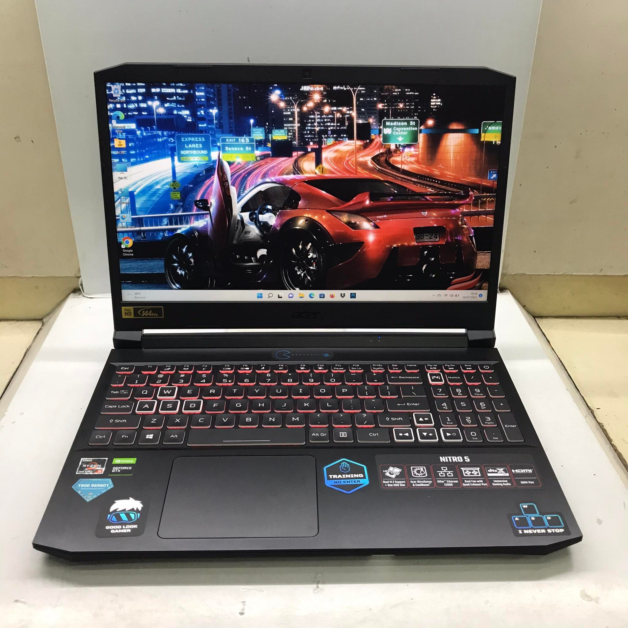 Acer Nitro Gaming AN515-45-R6EV AMD Ryzen 5 5600H